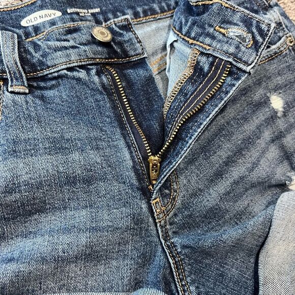 Old Navy boyfriend, mid rise, jean shorts, size 2 - Picture 6 of 11